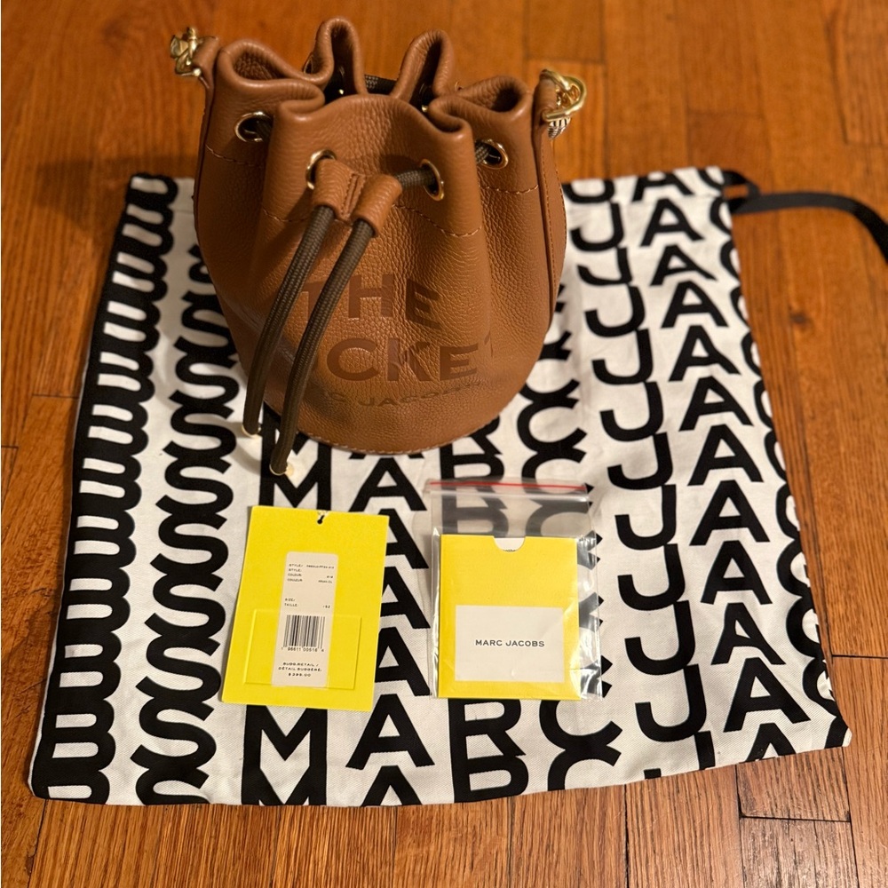 Gently Used Marc Jacobs Small Bucket Bag
